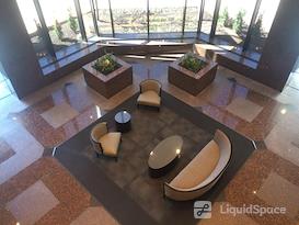 Regus | Commerce Plaza