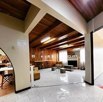 La Central Business Center