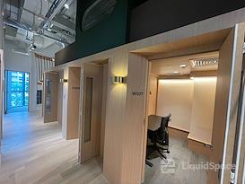 Woods Square Solo 1 | Woodlands