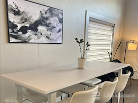 Bright, Street-Level Downtown Studio