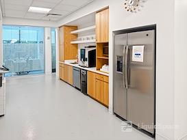 Spaces | FL, Miami - Spaces CocoWalk