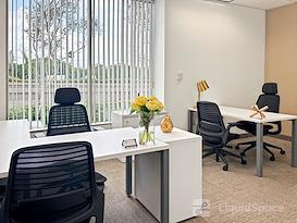 HQ | IL, Naperville - Wall St