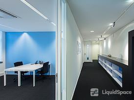 Regus | Roermond, Looskade