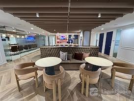 Carr Workplaces - Tysons