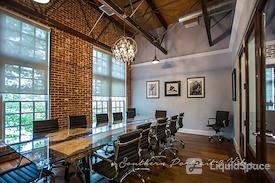 Suite Executive Station