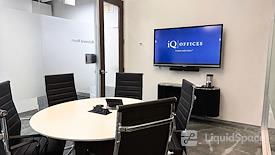 iQ Offices | 250 University Ave.