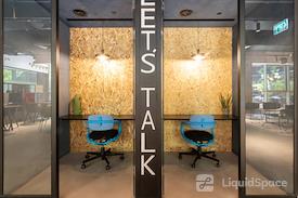 Regus | East Lansing – Lake Lansing