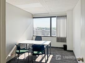 Regus | QC, Montreal - Boul Cremazie