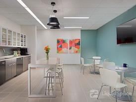 Regus | American Center