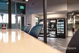 4 & Co Coworking Spaces - Land O' Lakes