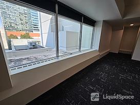 Launch Coworking Space - Downtown