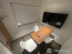 Woods Square Solo 1 | Woodlands