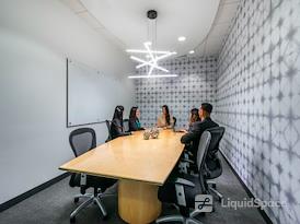 Regus | Legacy Town Center
