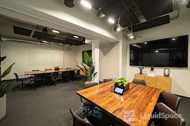 560 Flex by Cummins Station