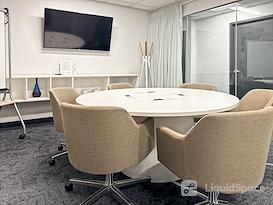 Regus | Democracy Plaza