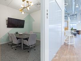 HQ | IL, Grayslake - N Atkinson Rd