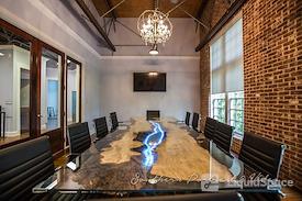 Suite Executive Station