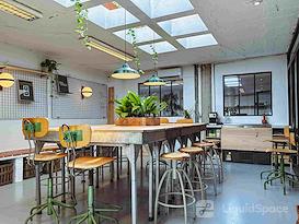 Regus | Wuxi, Junlai Square