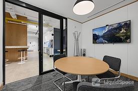 Corporate Suites: 880 3rd Avenue