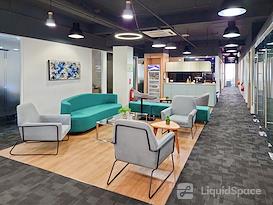 Regus | Clark, Clark Center 07