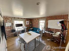 Creative Space on Main St. 2 blocks from the beach