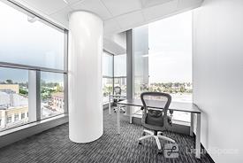 Regus || Lankershim Plaza
