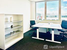 HQ | Stuttgart, HQ Offisto