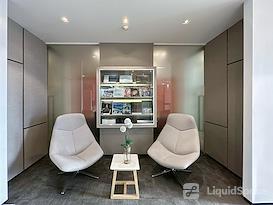 Regus | Makati, Victoria de Makati