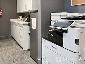 HQ | ON, Toronto - Hullmark Center