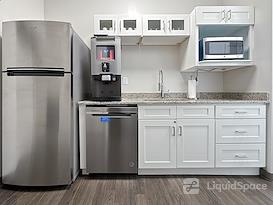 HQ | WV, Charleston - Quarrier St