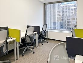 Regus | 401 North Michigan