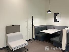 Regus | Lisle - Corporate Lakes 1
