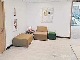 Regus | Everett - Airport Rd