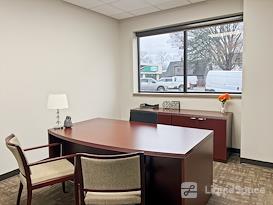 HQ | IA, Davenport - N Brady St