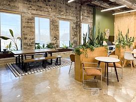 Loloft, Rogers - Flexible Meeting / Event Space 