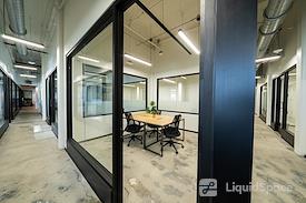 560 Flex by Cummins Station