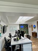 Creative Space on Main St. 2 blocks from the beach