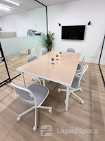 Sunny Studio & Hub