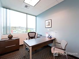 Regus | Cush Plaza