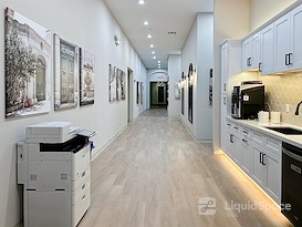 Regus | AZ, Gilbert - W Elliot Rd
