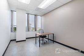 Regus || Commerce Corporate Center