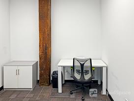 Regus | Columbus - Boltworks Bldg.