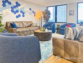 Regus | NC, Winston-Salem - W Third St