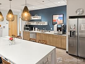 Regus || Marina Village