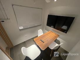 Woods Square Solo 1 | Woodlands