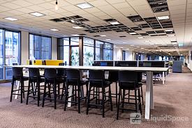 CorporateCubes.Co - 333 Collins