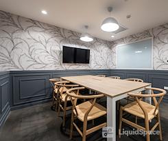 HQ | IL, Naperville - Wall St