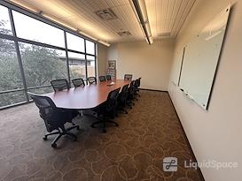 Dwell Coworking Oak Hill