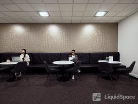 CorporateCubes.Co - 333 Collins