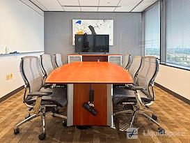 Regus | Commerce Plaza